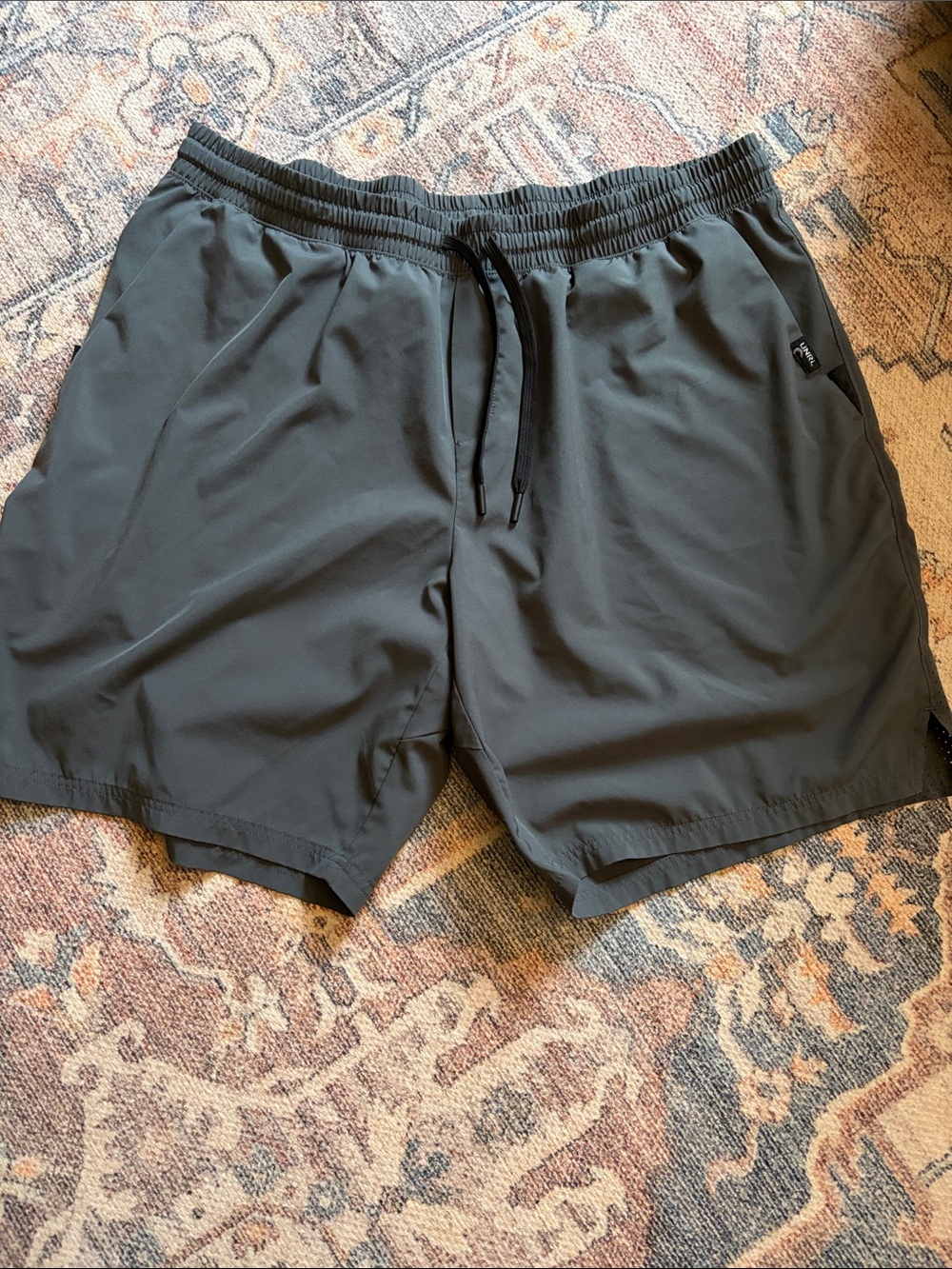 Unrl men’s shorts